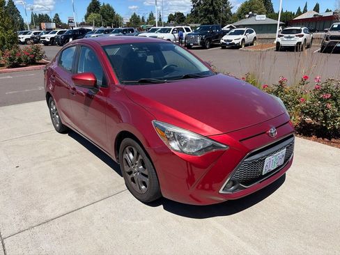 Used 2020 Toyota Yaris LE FWD image 4