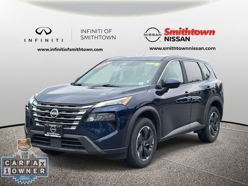 Used 2025 Nissan Rogue SV AWD/4WD image 3