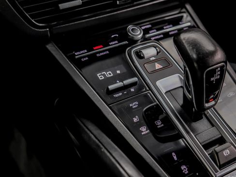 Used 2021 Porsche Cayenne GTS w/ Premium Package AWD/4WD image 32