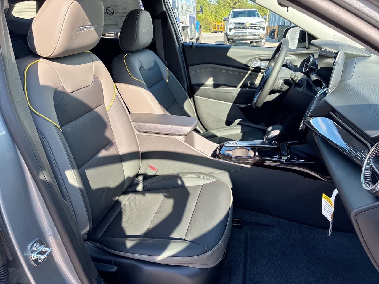 New 2026 Chevrolet Trax ACTIV w/ Sunroof Package FWD image 27