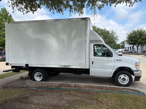 New 2025 Ford E-450 and Econoline 450 Super Duty w/ Power Equipment Group RWD image 8