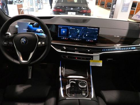 Used 2025 BMW X5 xDrive50e image 15