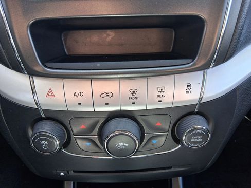 Used 2014 Dodge Journey SXT w/ Flexible Seating Group image 21