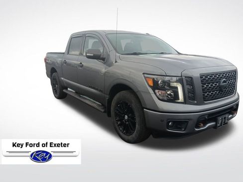Used 2018 Nissan Titan SV w/ SV Convenience Package image 1