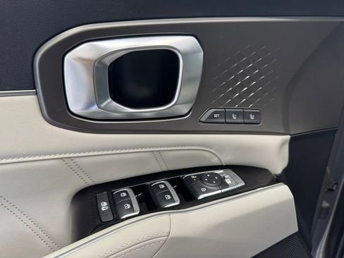 Used 2025 Kia Sorento SX Prestige image 34