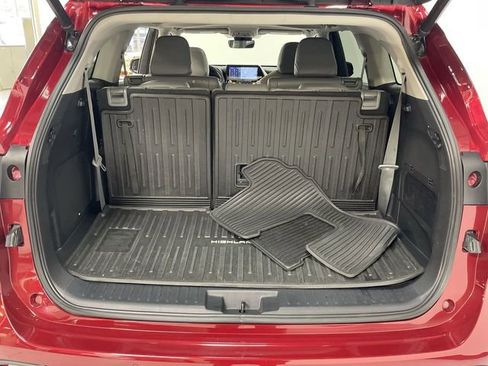Used 2021 Toyota Highlander Limited image 25