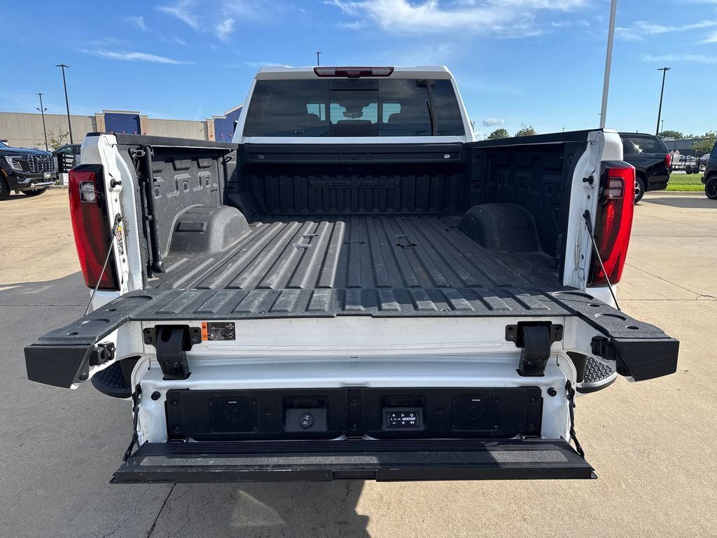 Used 2024 GMC Sierra 2500 Denali Ultimate w/ Max Trailering Package AWD/4WD image 6
