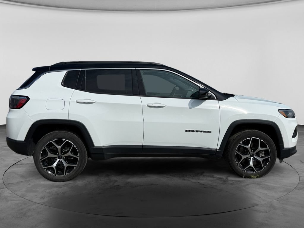 Used 2025 Jeep Compass Limited AWD/4WD image 11