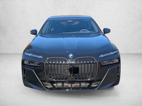New 2026 BMW 750e xDrive image 5