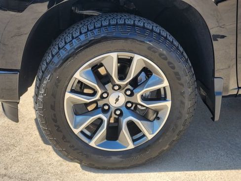 Used 2025 Chevrolet Silverado 1500 RST AWD/4WD image 19