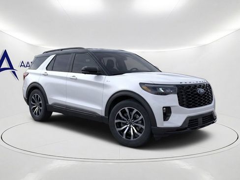 New 2026 Ford Explorer ST-Line w/ Premium Package RWD image 8