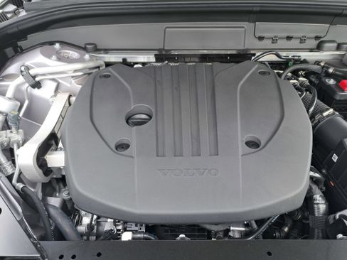 New 2026 Volvo XC60 B5 Plus w/ Protection Package Premier image 9