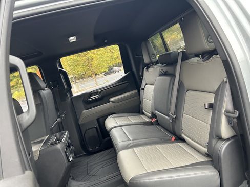 Used 2023 Chevrolet Silverado 1500 ZR2 w/ Technology Package image 50