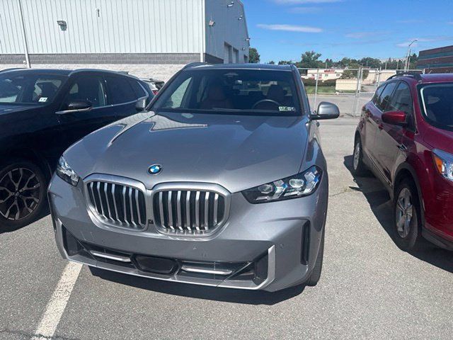 Certified 2024 BMW X5 xDrive40i w/ Premium Package AWD/4WD image 4