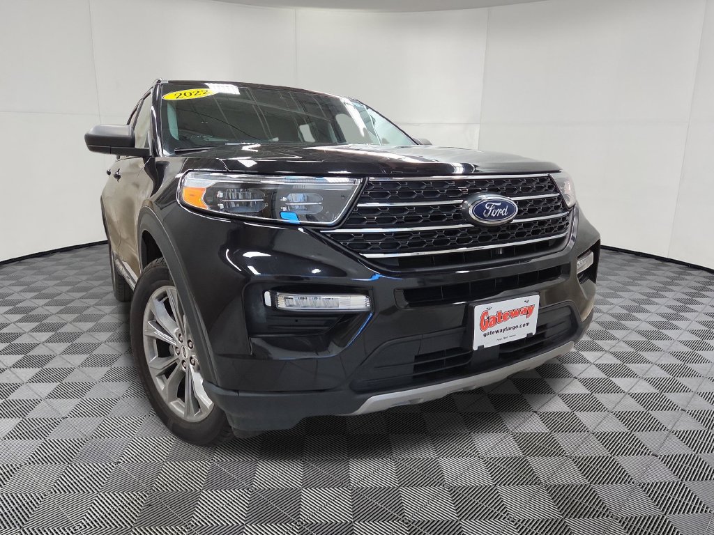Used 2022 Ford Explorer XLT w/ Equipment Group 202A AWD/4WD image 2