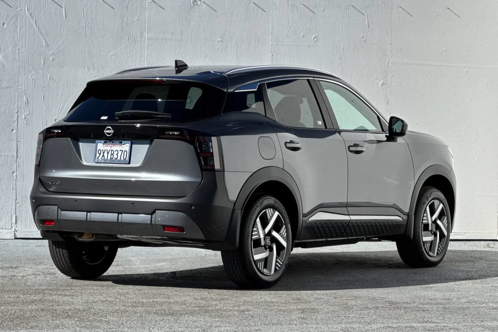 Used 2026 Nissan Kicks SV FWD image 3