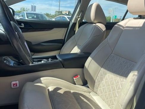 Used 2018 Nissan Maxima Platinum image 5