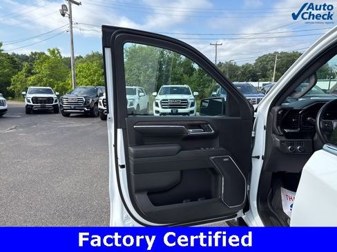 Certified 2022 GMC Sierra 1500 SLT w/ SLT Premium Package image 16