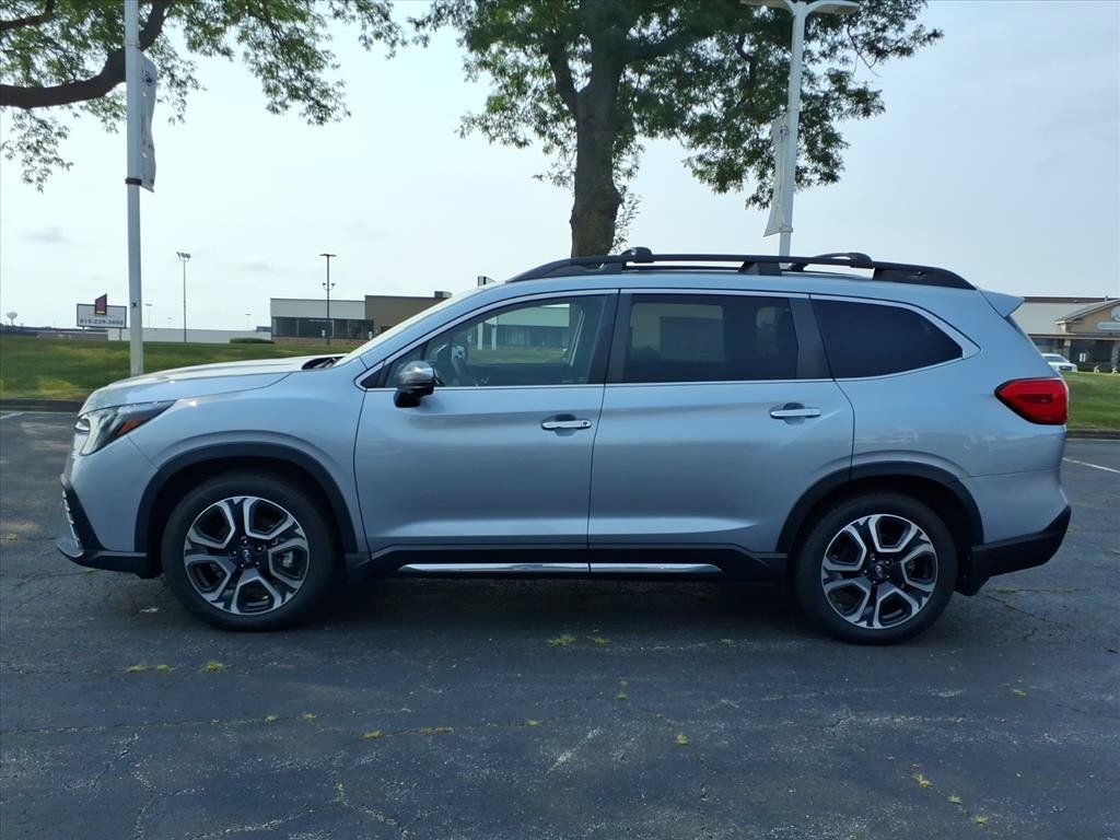 Used 2023 Subaru Ascent Touring AWD/4WD image 4