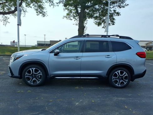 Used 2023 Subaru Ascent Touring AWD/4WD image 4