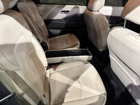 Certified 2023 Nissan Pathfinder SL w/ SL Premium Package image 31