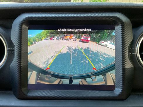 Used 2021 Jeep Wrangler Unlimited Sahara AWD/4WD image 22