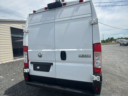 Used 2023 RAM ProMaster 2500 FWD image 12