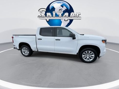 Used 2022 Chevrolet Silverado 1500 Custom AWD/4WD image 10