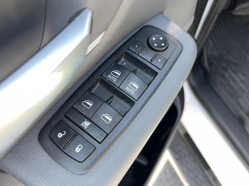 Used 2022 RAM 1500 AWD/4WD image 13