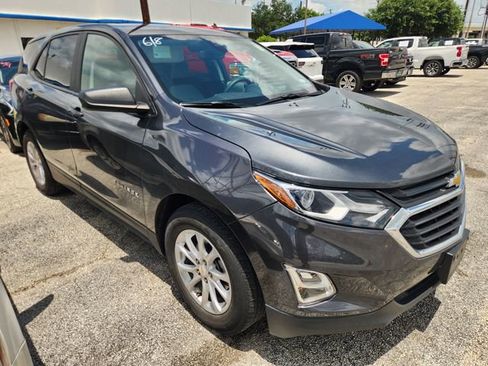 Used 2020 Chevrolet Equinox LS w/ LS Convenience Package FWD image 1