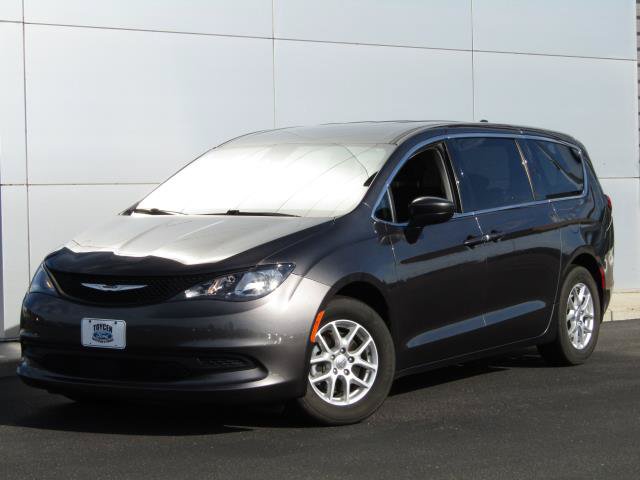 Used 2023 Chrysler Voyager LX FWD image 33