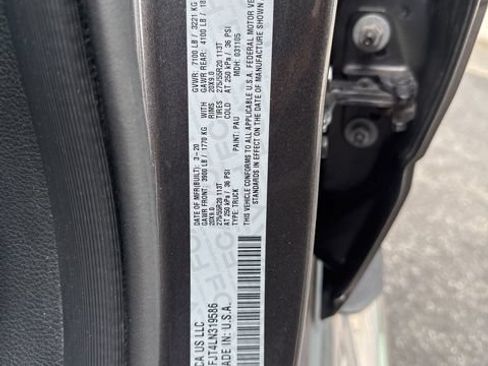 Used 2020 RAM 1500 Laramie AWD/4WD image 19