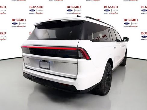 New 2026 Lincoln Navigator L Reserve w/ Jet Appearance Package AWD/4WD image 8