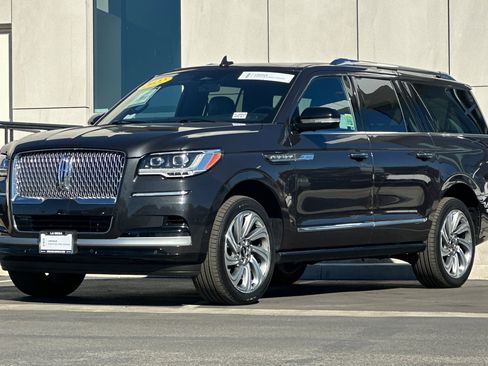 Certified 2022 Lincoln Navigator L Reserve image 7