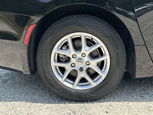 Used 2022 Chrysler Pacifica Touring-L w/ Uconnect Theater Family Group FWD image 17