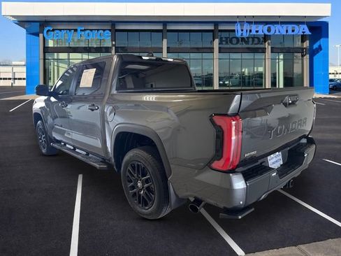 Used 2025 Toyota Tundra Limited AWD/4WD image 3