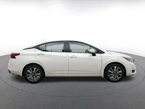 Used 2025 Nissan Versa SV FWD image 14
