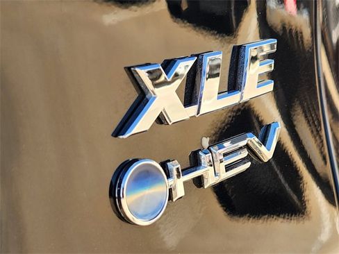 Used 2025 Toyota RAV4 XLE Premium image 7