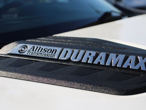 Used 2024 Chevrolet Silverado 2500 LT image 46