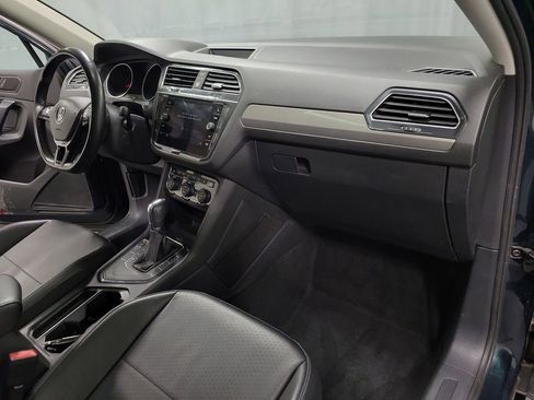 Used 2019 Volkswagen Tiguan SE FWD image 21