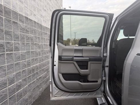 Used 2019 Ford F350 XLT w/ XLT Premium Package image 10