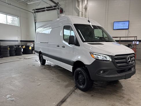 Used 2026 Mercedes-Benz Sprinter 2500 image 7