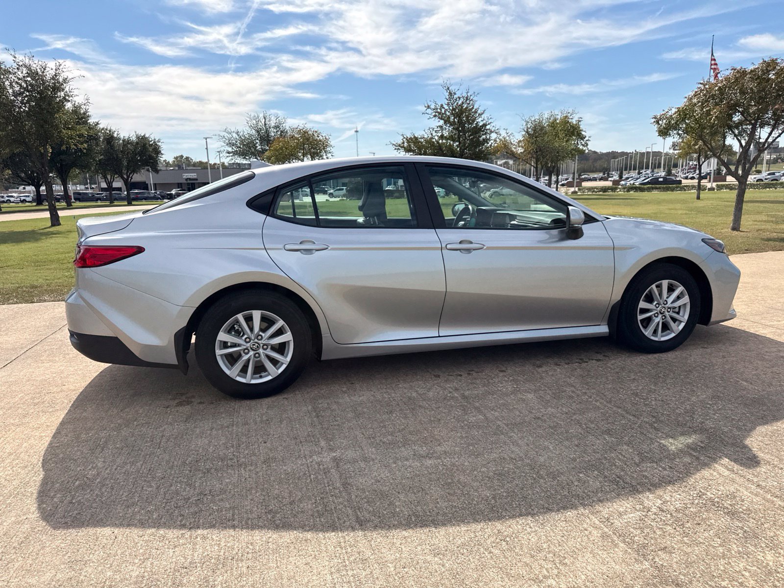Used 2026 Toyota Camry LE FWD image 5