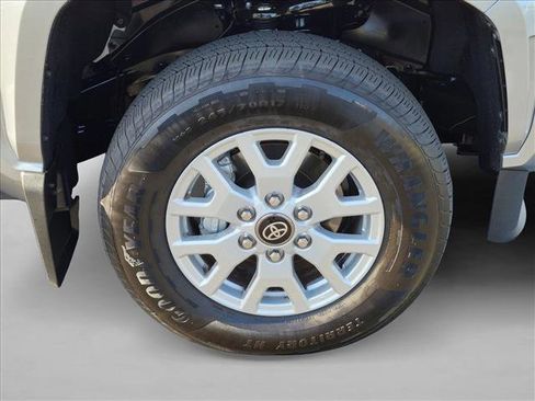 Certified 2026 Toyota Tacoma SR5 AWD/4WD image 22