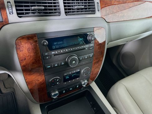 Used 2013 Chevrolet Tahoe LT w/ Luxury Package image 19