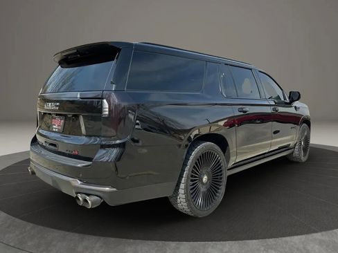 Used 2025 GMC Yukon XL AT4 Ultimate AWD/4WD image 5
