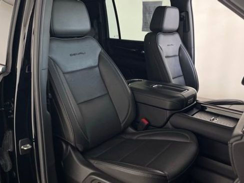Used 2022 GMC Yukon XL Denali image 48