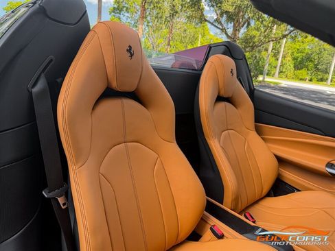 Used 2023 Ferrari F8 Tributo RWD image 32