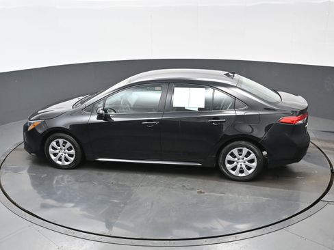 Used 2022 Toyota Corolla LE image 34