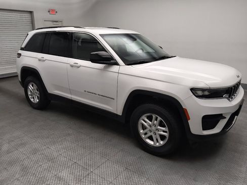 Used 2023 Jeep Grand Cherokee Laredo AWD/4WD image 11
